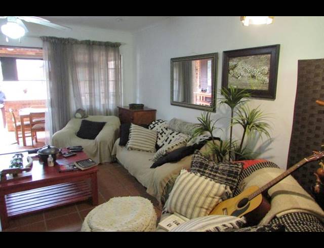 2 BEDROOM HOUSE FOR SALE IN WHITE RIVER EXT 18